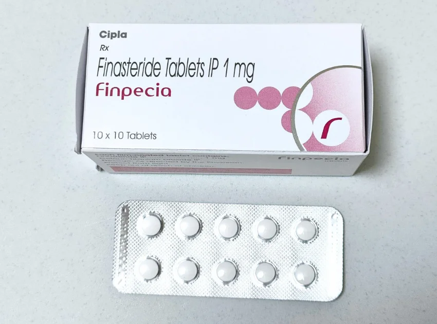フィンペシア（Finpecia）IP 1mg（100錠）の箱と10錠が入ったシート