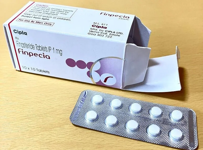 フィンペシア（Finpecia）IP 1mg（100錠）の空いた箱と10錠が入ったシート