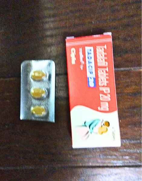 タダシップ(TADACIP)20mgの箱と3錠入っているシート
