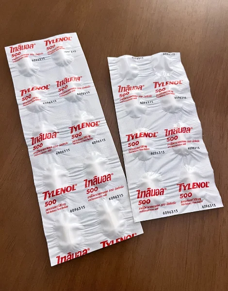 タイレノール(TYLENOL 500)のシート2枚