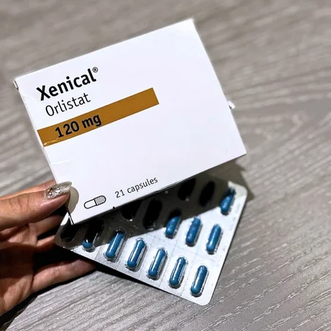 ゼニカル(Xenical)120mg(21錠)の箱とシート