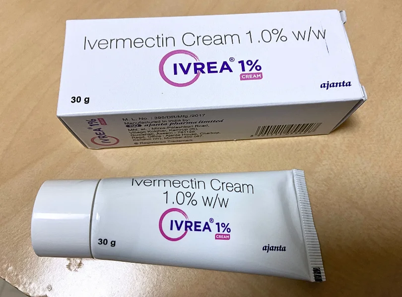イブレアクリーム(イベルメクチンクリーム / IVREA CREAM)1%の箱とチューブ