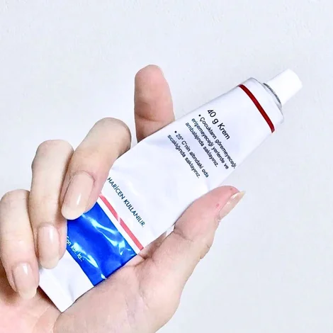 ヒルドイドフォルテクリーム(Hirudoid Forte Cream )のチューブ