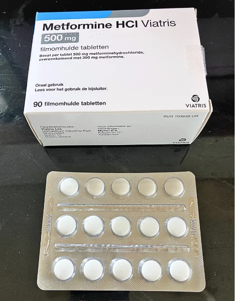 メトホルミン(Metformin)の箱とシート