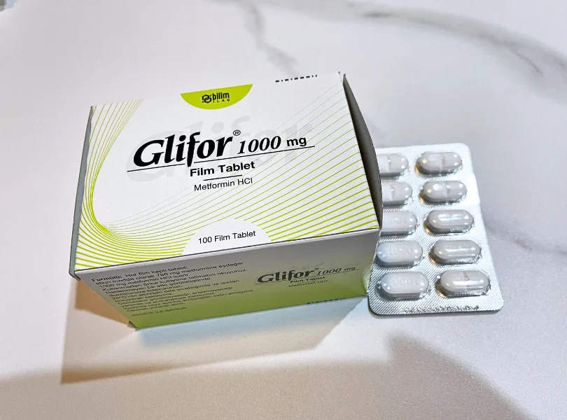 グリフォー(Glifor)1000mgの箱と10錠が入ったシート