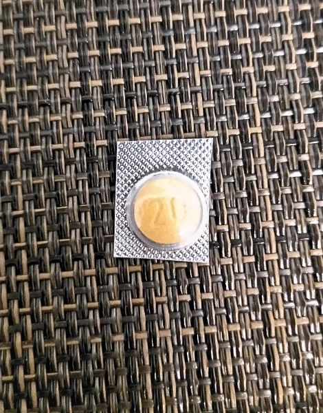 バリフ（VALIF）20mgのシートを１錠だけにしてカットした写真