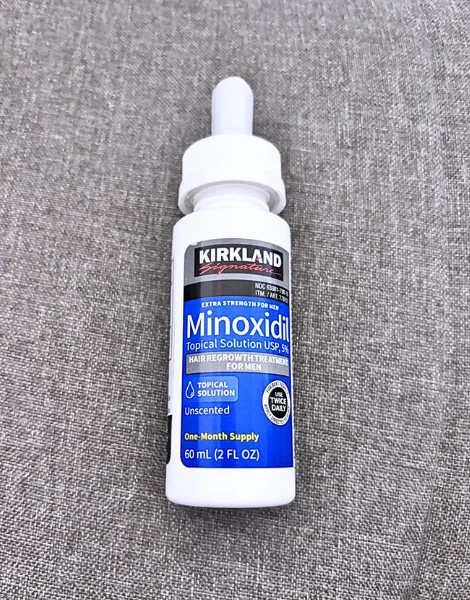 カークランド ミノキシジル(KIRKLAND Minoxidil)のボトル