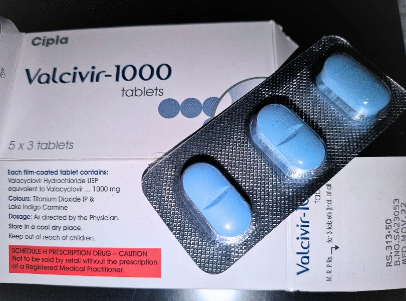 バルシビル(valcivir)1000mgの箱と3錠入ったシート