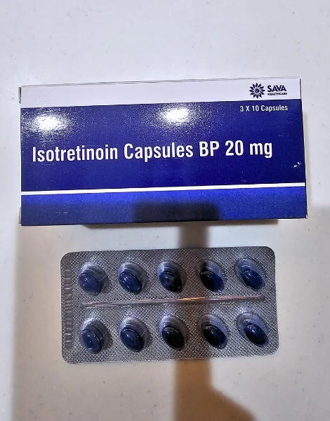 イソトレチノイン(Isotretinoin)20mgの箱とシート