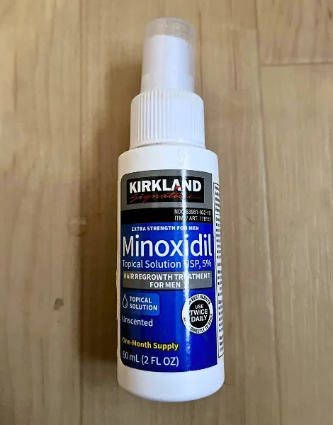 カークランド ミノキシジル(KIRKLAND Minoxidil)のボトル