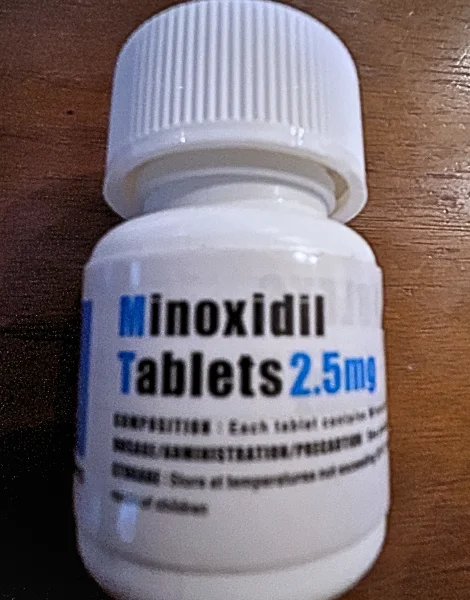 ミノキシジルタブレット(Minoxidil Tablets)2.5mgのボトル
