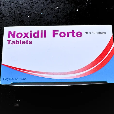 ノキシジルフォルテ(Noxidil Forte)の箱