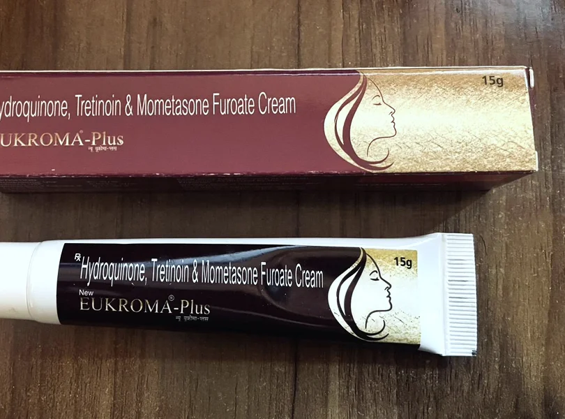 ユークロマプラスクリーム（EUKROMA-Plus）15g の 箱とチューブ
