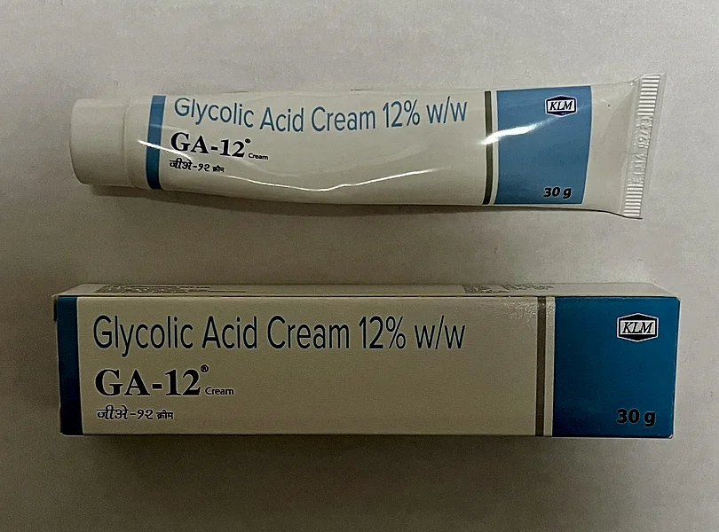 グライコクリーム（Glycolic Acid Cream）12% 30g のチューブと箱