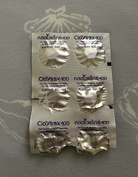 クロビラックス（Clovirax）400mg のシート