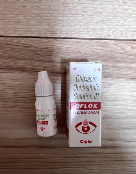 オフロックス(OFLOX)5ml の箱とボトル