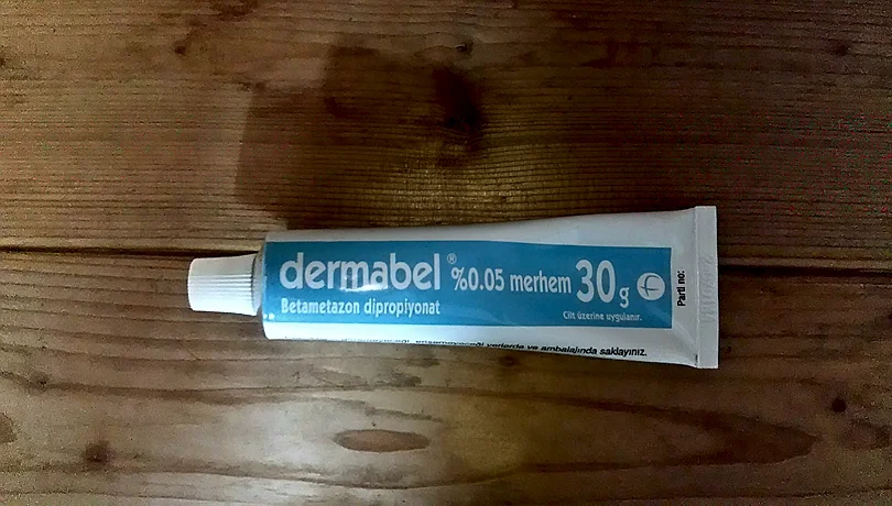 ダーマベル（Dermabel）0.05% のチューブ