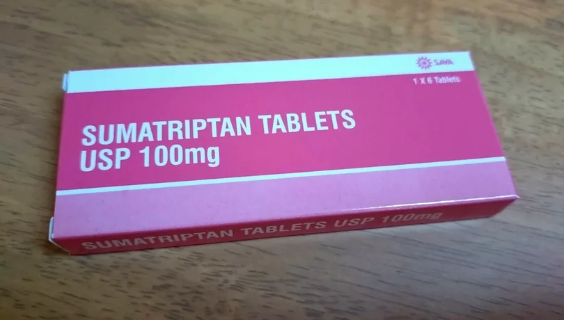 スマトリプタン（Sumatriptan）100mg の 箱とシート