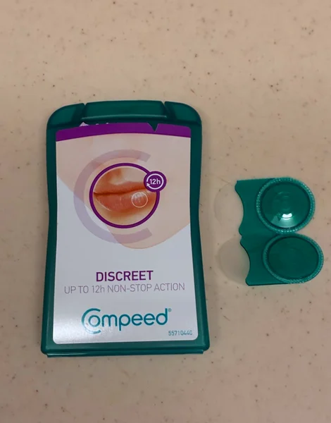 コンピード ヘルペスパッチ（Compeed）の箱
