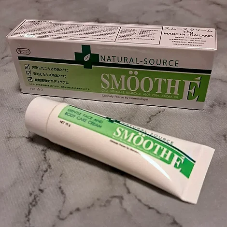 スムースイークリーム(Smooth E)15g の箱とチューブ