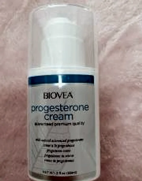 プロゲステロンクリーム(Progesterone Cream)のボトル