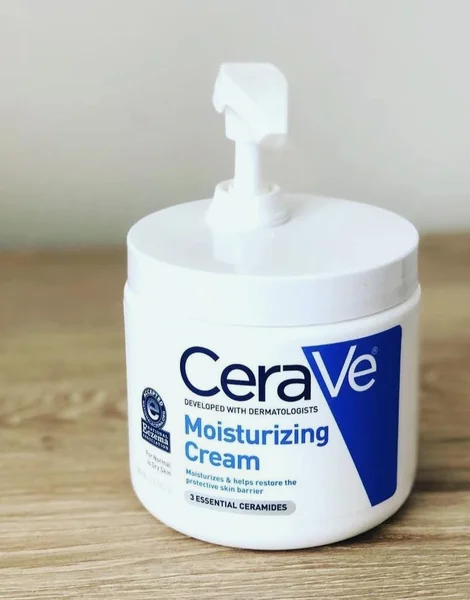 セラヴィ モイスチャライジングクリーム(CeraVe)のボトル