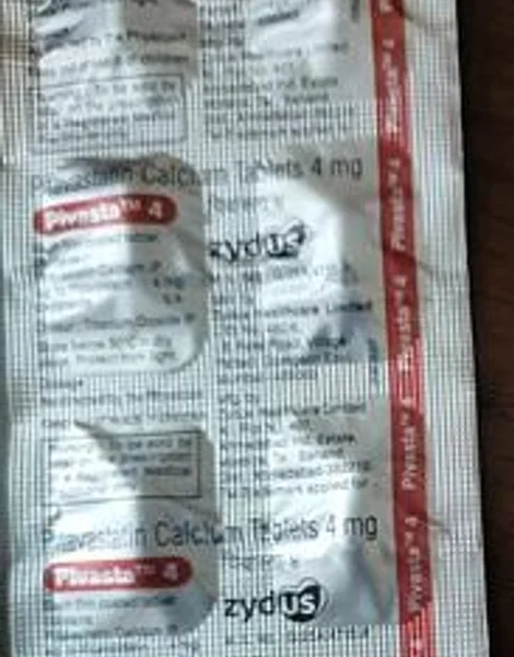 ピタバスタチン(Pivasta)4mg のシート(裏面)