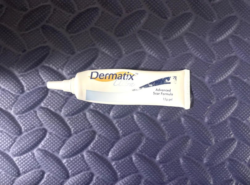 ダーマティックス(Dermatix)15g のチューブ
