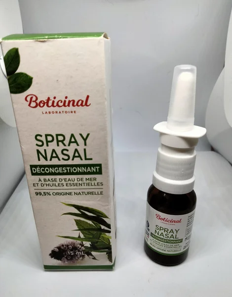 ボティシナル スプレー ナサル(Boticinal Spray Nasal)15mL の箱とスプレーボトル