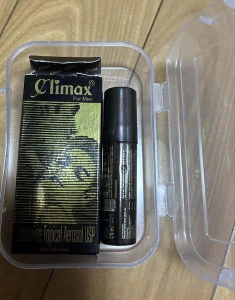 リドカインスプレー(Climax)の箱とボトル