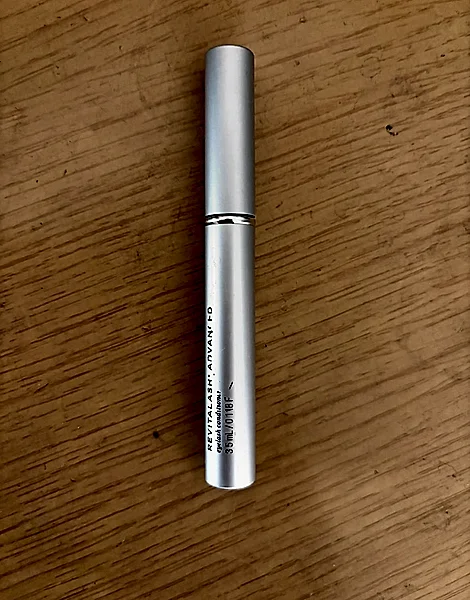 リバイタラッシュアドバンス(RevitaLash Advance)のチューブ