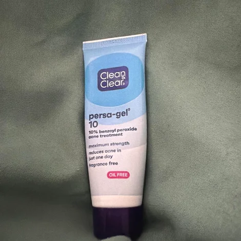 過酸化ベンゾイル(persa-gel)10% のチューブ