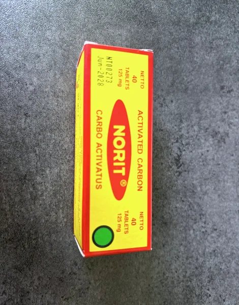 活性炭(NORIT)125mg の 箱