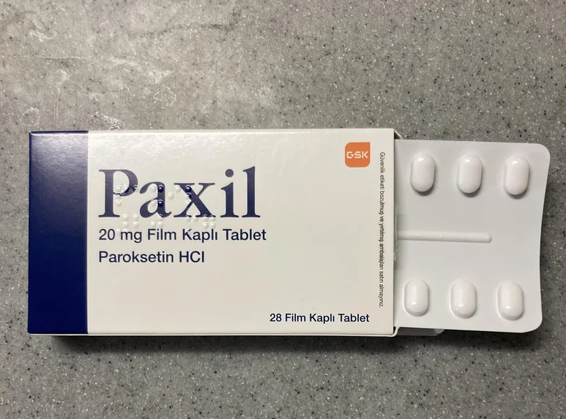 パロキセチン(Paxil)20mg の箱とシート