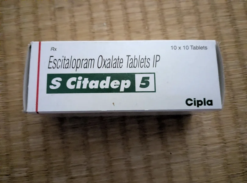 エスシタロプラム(Escitalopram)5mg の箱