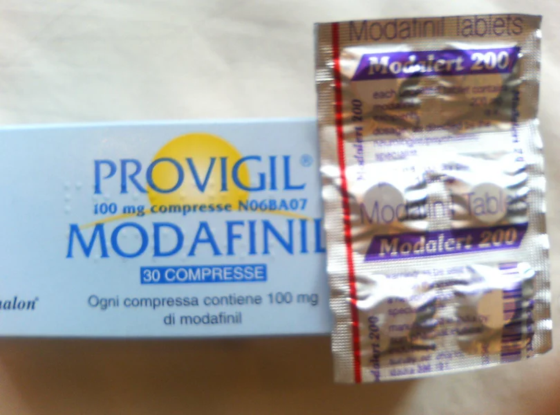モダフィニル(Modafinil)の箱とシート