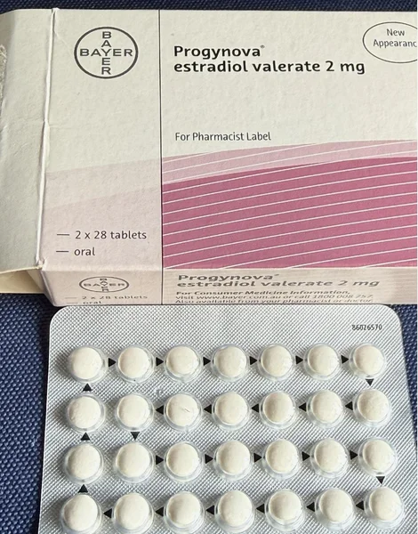 プロギノバ（Progynova）2mg の箱とシート