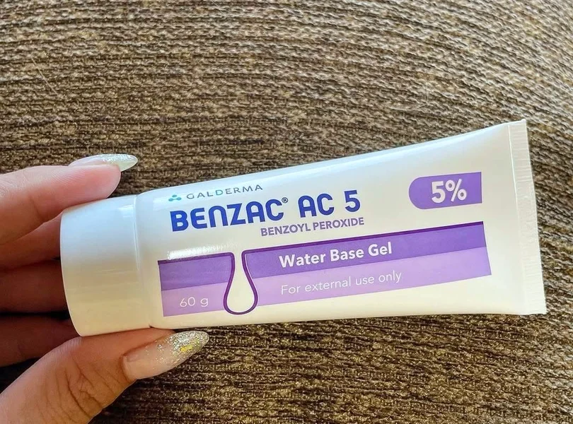 ベンザックACジェル(Benzac AC)5% のチューブ