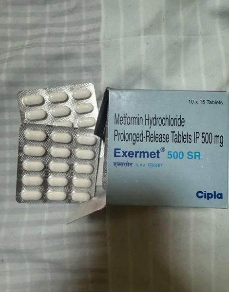 メトホルミン(Exermet)500mg の箱とシート