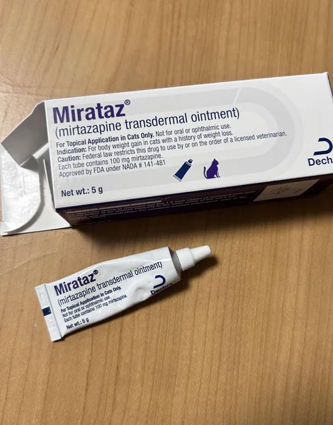 ミラタズ軟膏（Mirataz）5g の 箱とチューブ