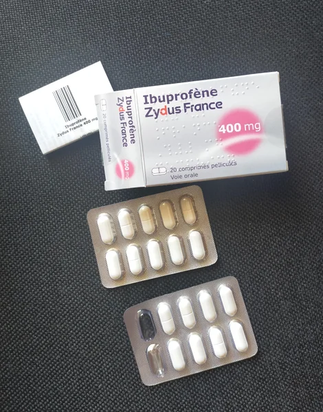 イブプロフェン ザイダス（Ibuprofène Zydus）400mg の箱とシート