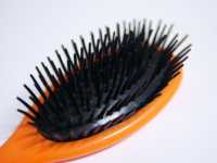 ブラッシングで髪にやさしいヘアケア